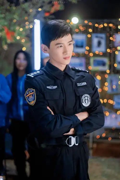 白敬亭太飒了##白敬亭荧幕初吻