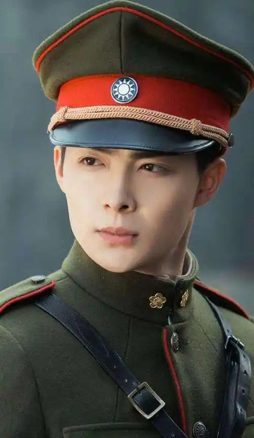 男星的军阀装你更喜欢谁