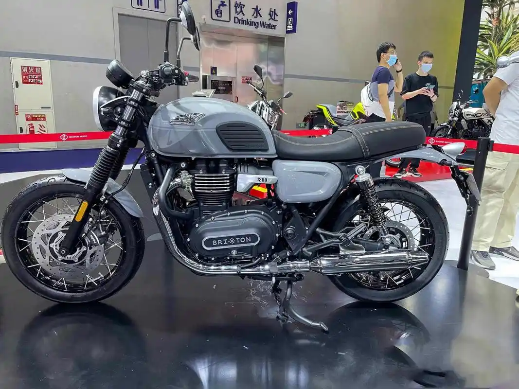 58万,高金1200cc复古,零百3.7秒,晋升国产摩托性能天花板