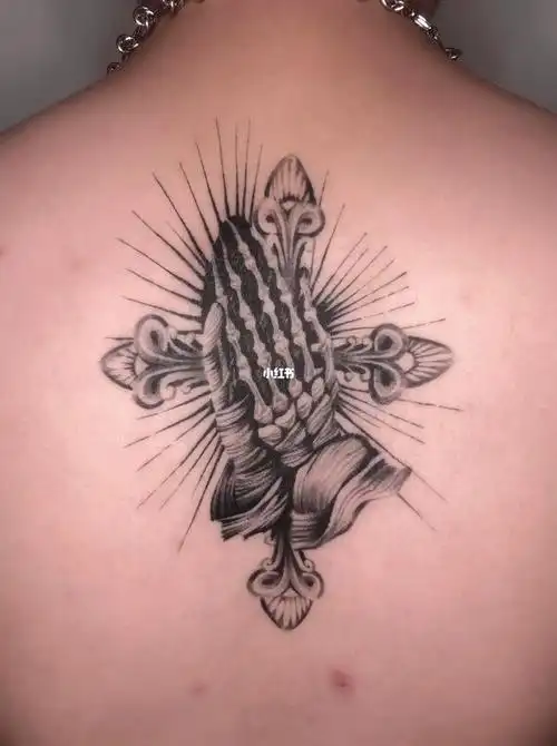 原创纹身  #纹身  #纹身恢复后  #暗黑纹身  #祈祷之手  #黑白纹身