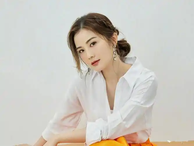 郑爽清纯写真曝光,美貌与才华双重碾压!