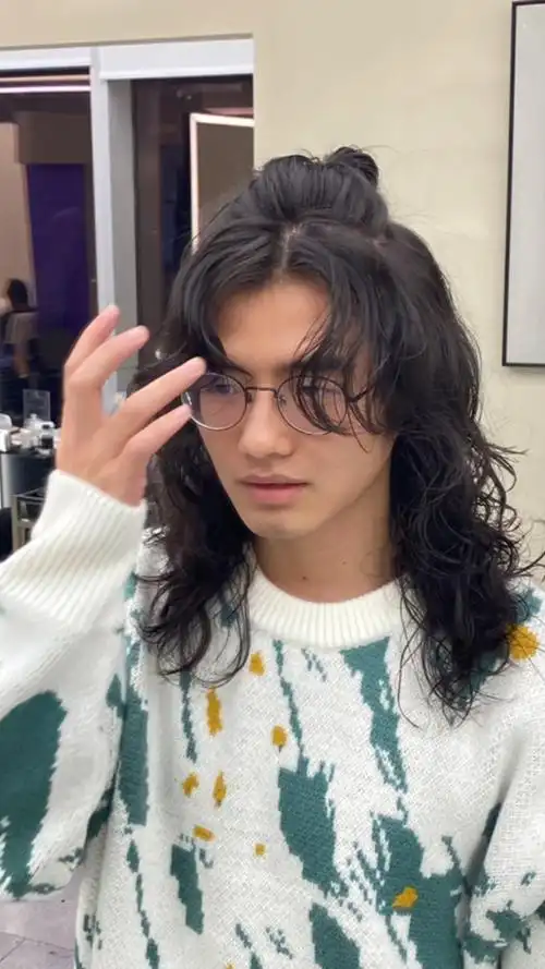 日系长发小哥哥