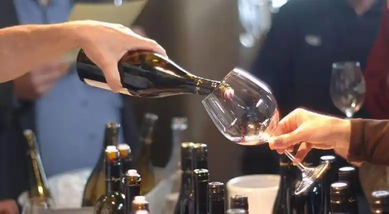 适合发朋友圈的关于喝酒的幽默话有哪些优质