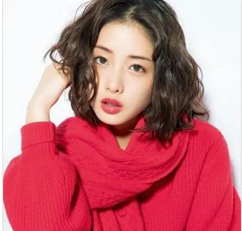 大饼脸女生最近流行的短发发型 修脸也又有女神气质