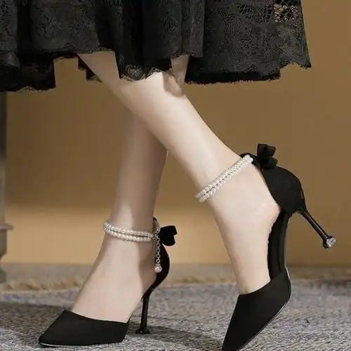 2024新款尖头细跟高跟鞋女黑色绒面珍珠一字扣带凉鞋女鞋百搭单鞋