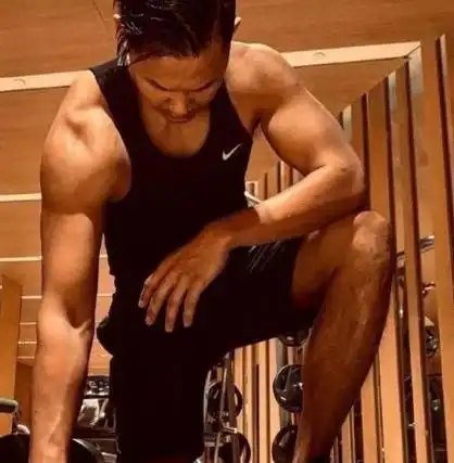 黑人陈建州走到如今尴尬的地步究竟该怪谁呢