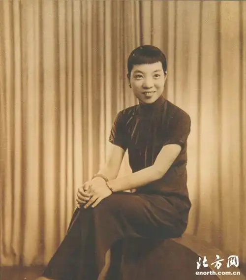 金嗓歌王骆玉笙图