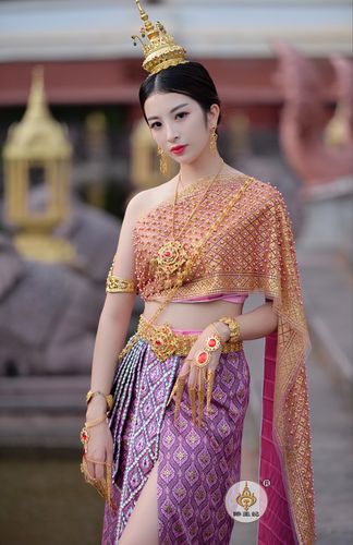 傣王妃服饰泰国服装女套装手工穿珠抹胸裙子开叉告庄旅拍摄影服装