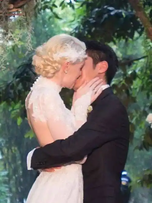 撒贝宁喜得龙凤胎,李白产期为12月10日,大肚孕照曝光