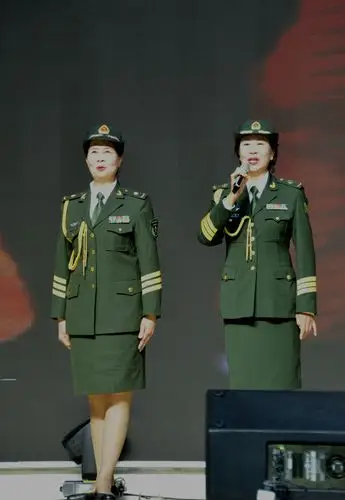 女声表演唱《军人本色》一铁子摄于20201024