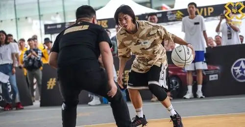 小哥贴防艾林被喊渣男 下回合舒适了|艾林|回合|选手_新浪新闻