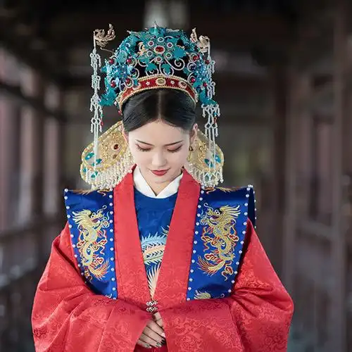 明制大婚婚服马面裙结婚花嫁拖尾红色团龙纹刺民族服装