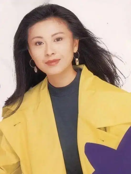 梁雁翎:中国女歌手. 1991年推出首张个人专辑唱片《像雾像 - 抖音