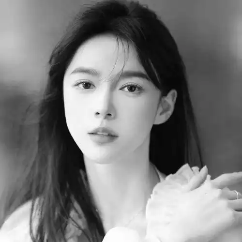 高冷范黑白女生头像 孤傲高清的黑白冷淡风女生头像图片_女生头像