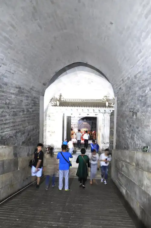 明楼下有地宫的入口.