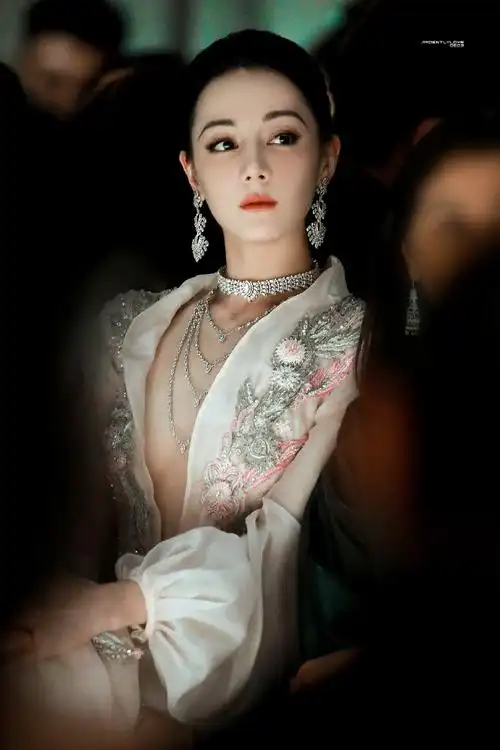 vogue时尚之力开幕夜##迪丽热巴第二套 温婉大气