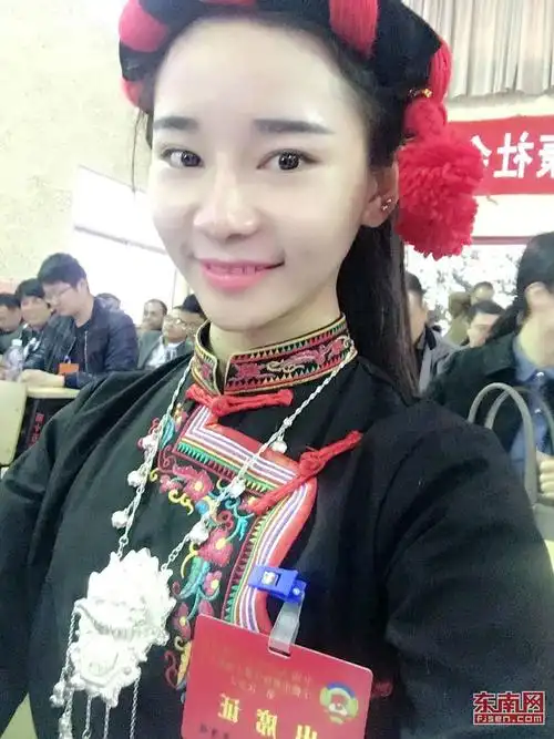 宁德这位"网红"妹子不一般 她喜欢唱畲歌穿畲服_宁德新闻_福建_新闻