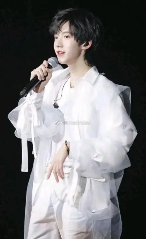 《蜂鸟》舞台贺峻霖