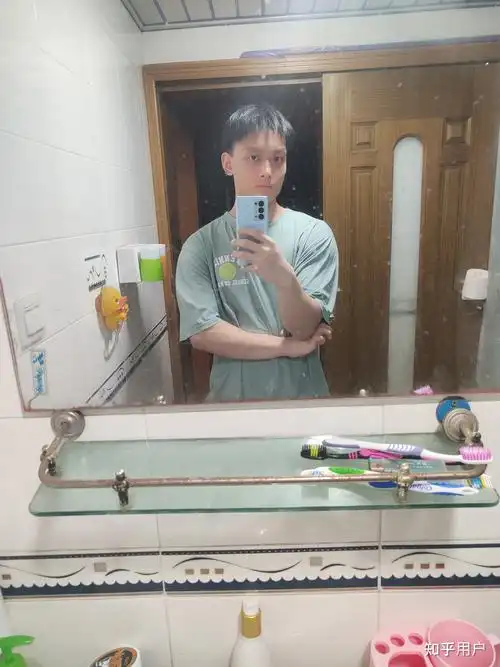 现实生活中男生颜值6分是什么样的