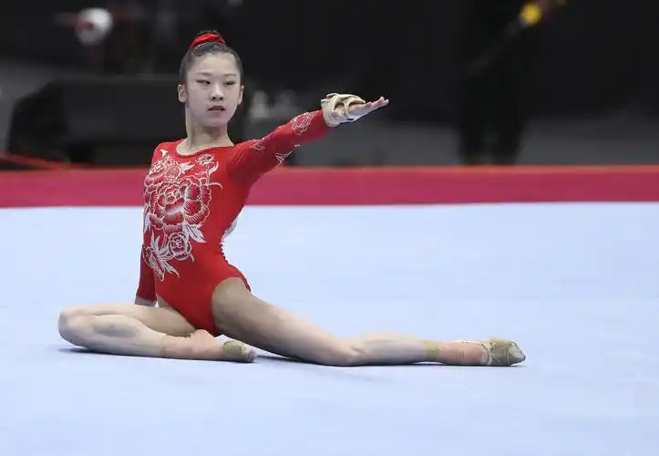 世界体操锦标赛首日中国选手发挥喜忧参半