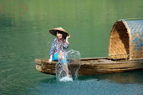 【雾锁东江——仙境小东江摄影创作之旅】之——村妹子戏水