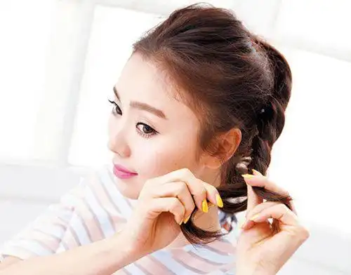 胖子圆脸怎样扎头发 眼镜妹圆脸扎发发型(2)