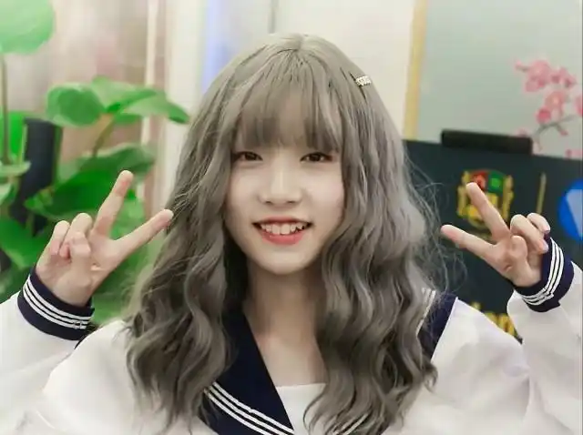 时代峰峻三代的女装照片-tnt之团宠十八楼唯一的女孩-话本小说网