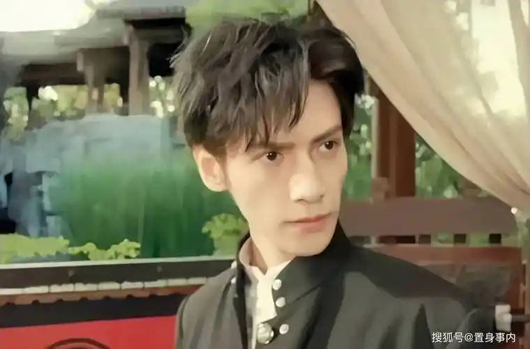 瘦成"皮包骨"的明星,将娱乐圈的"畸形审美",展现得一览无遗_罗云熙