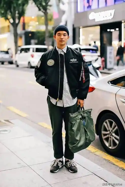 春季男士黑色飞行夹克搭配指南,让你秒变潮男