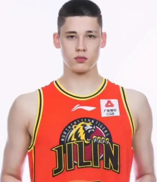 中国版大小加索尔?国青两名超帅中俄混血球员未来有望进入国家队