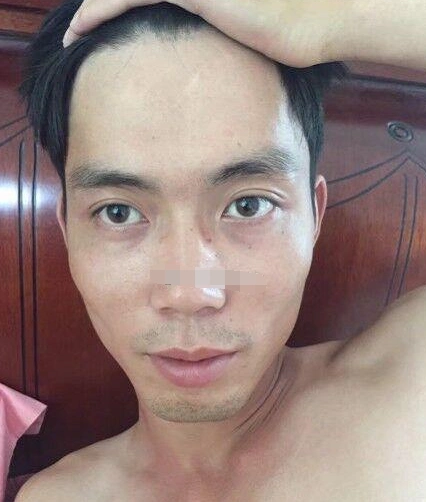 面相中看眼睛影响整体的面相,眼神过凶,有四白眼迹象.