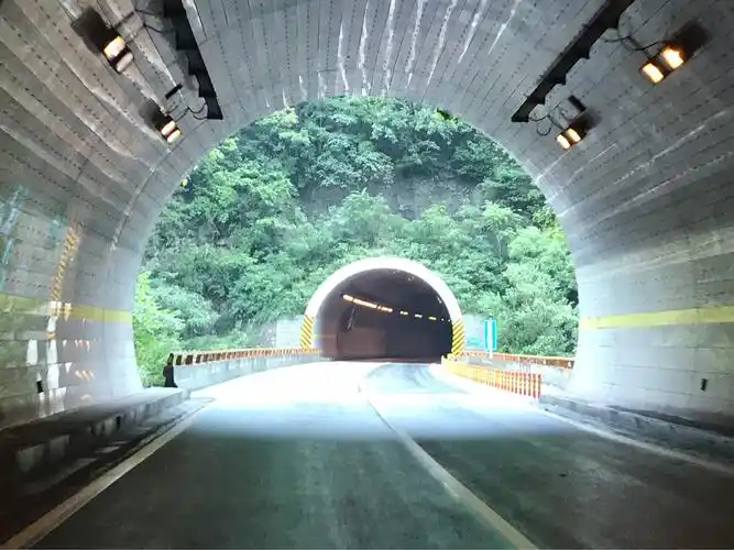 穿越时空的隧道～秦岭之美