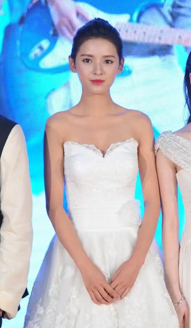 张予曦丁禹兮合体撒狗粮,再现甜蜜约会,cp感爆棚!