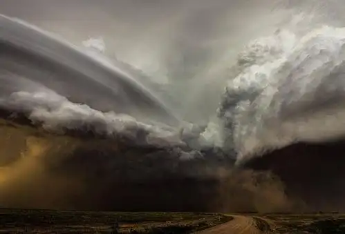 摄影师冒着生命危险拍摄的龙卷风照片,每一张都令人叹为观止
