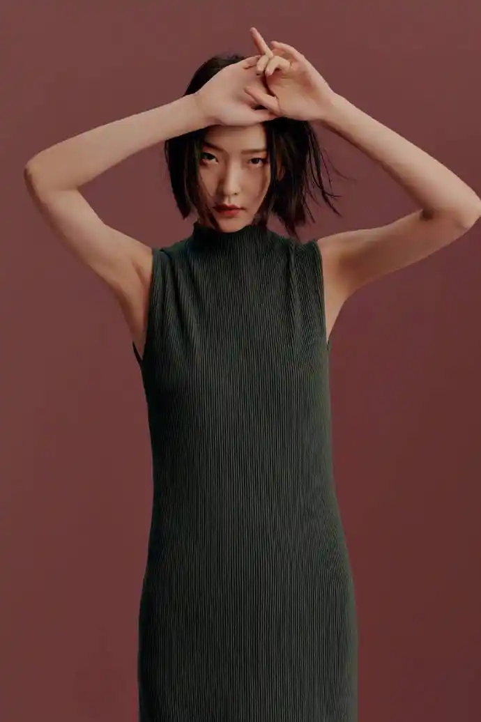 杜鹃出镜neiwai内衣广告莫兰迪色系独有韵味