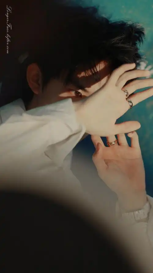 壁纸暖暖的男孩子