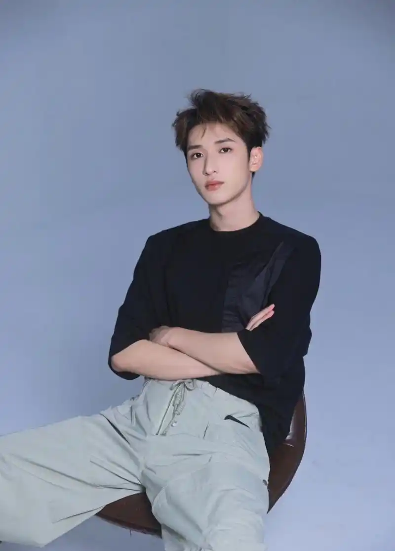 #素颜的严浩翔#素颜也这么帅啊,严浩翔360度无死角的抗打,好伟大的一