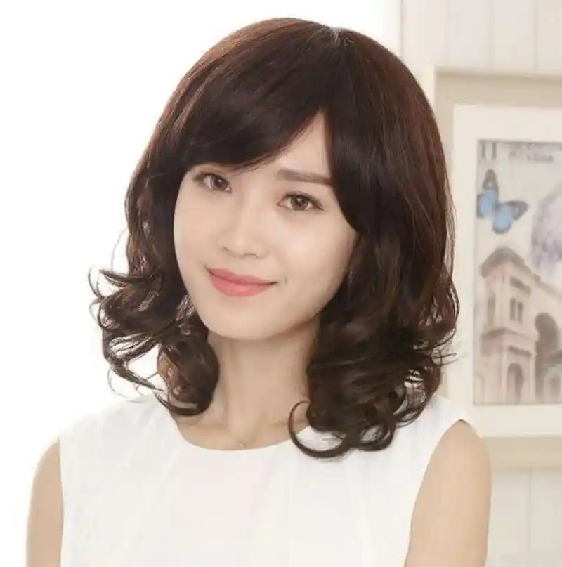 中年女性来说,好看的发型可以让自己显得更加年轻有活力,不过在烫发之