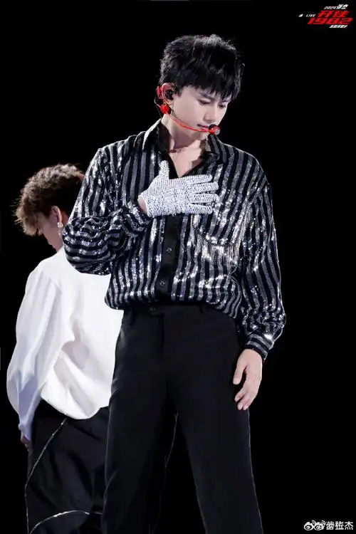 张杰超话#张杰演唱会#新发型超可爱,儿童杰快乐,我的男神宝宝