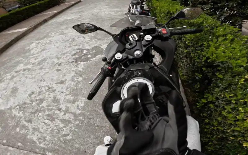 铃木gsx250r-4k微风燥骑行,忘了调参数,画面过曝强行拉回来,凑合看吧!