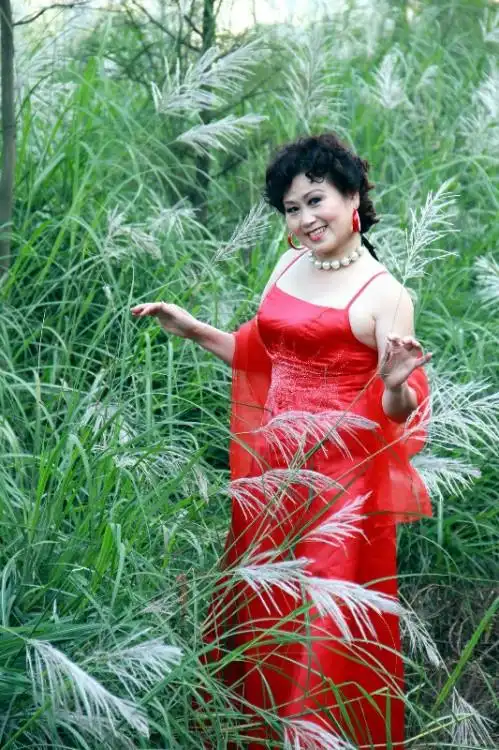 红裙踏茅(徐娘美)/醉红妆