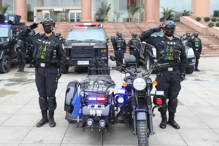 硬核守护铁骑集结石家庄市公安特警支队开展摩托武装巡逻勤务