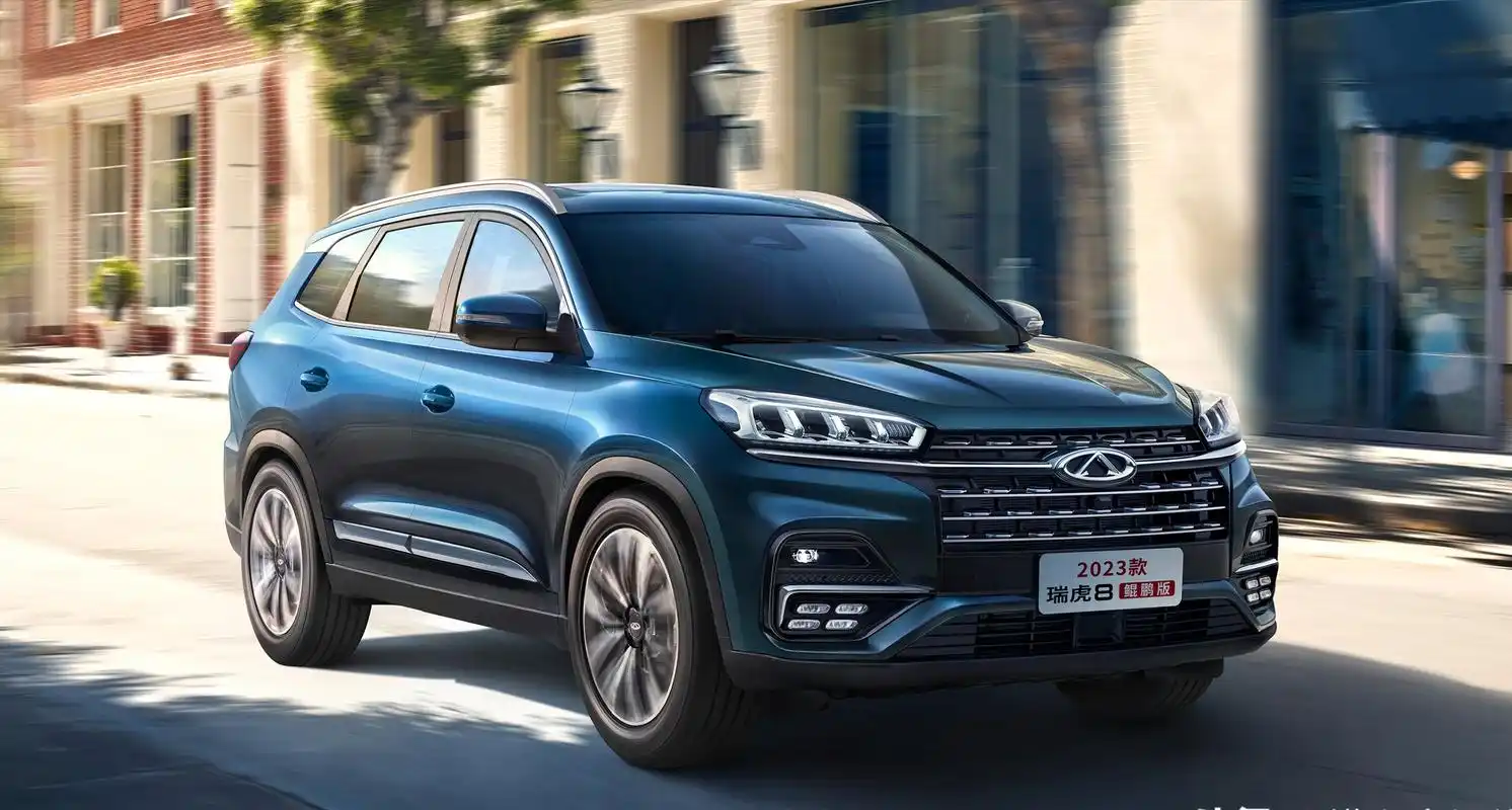 新增24.6英寸双连屏,售价9.89万起,2023款奇瑞瑞虎8鲲鹏版上市_太平洋