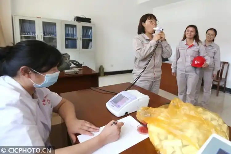 河南安阳为一线员工做职业病健康体检