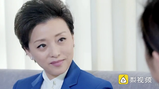 【杨澜回忆阳光卫视转手:当时吴征拍了桌子,说一定要放弃