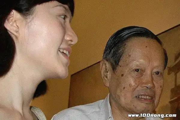 翁帆个人资料简历,著名天才女博士(诺贝尔奖获得者杨振宁妻子)