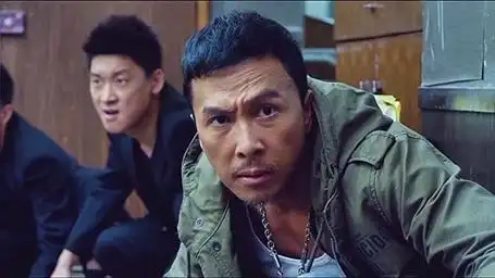 特殊身份:甄子丹和好兄弟重逢,没想到却被群殴