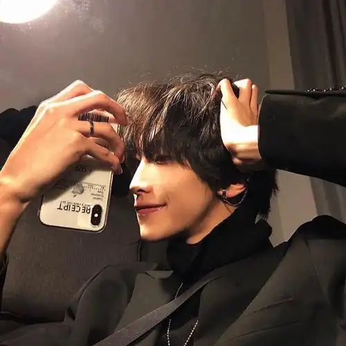 男生撩妹适合用的帅气迷人头像