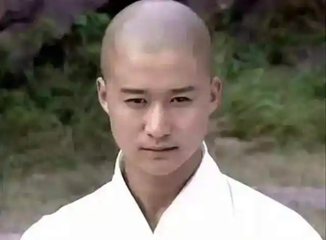 胡歌痞气徐海乔诡异朱亚文时尚男星光头造型差异大