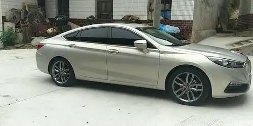 全国首提铂光金红旗h5豪华大气又时尚网友这颜色太炫